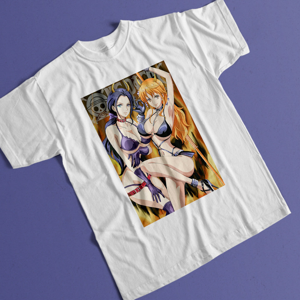 Otaku Hub Store T-Shirt Unisex T-Shirt Unisex Robin & Nami One Piece Anime, Abbigliamento anime, anime store, accessori anime, manga, manga store, abbigliamento manga accessori manga